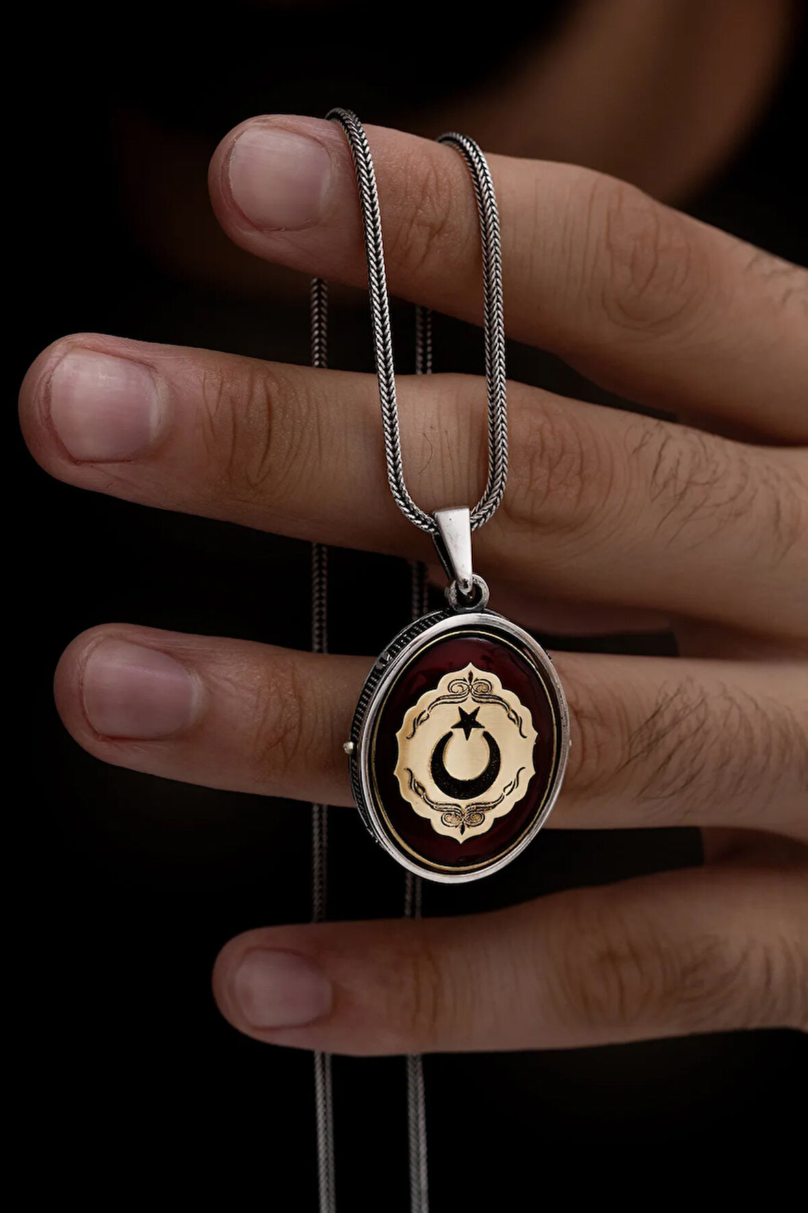 Erkek Çift Taraflı Lila ve Tuğra Figürlü Gümüş Kehribar Kolye