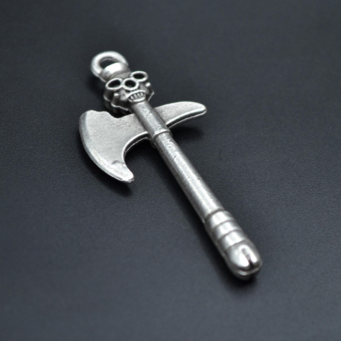 Kuru Kafa Balta Kolye Ucu - Antik Gümüş Kaplama - Kod:141