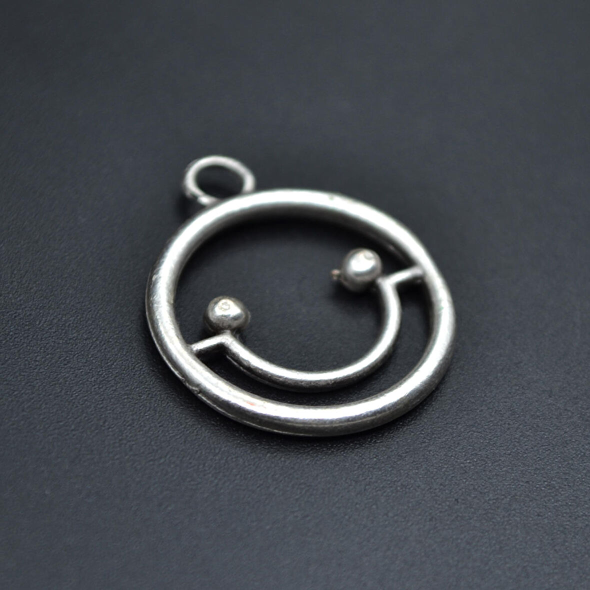 Minimal Gülen Yüz- Smile Kolye Ucu - Antik Gümüş Kaplama - Kod:204