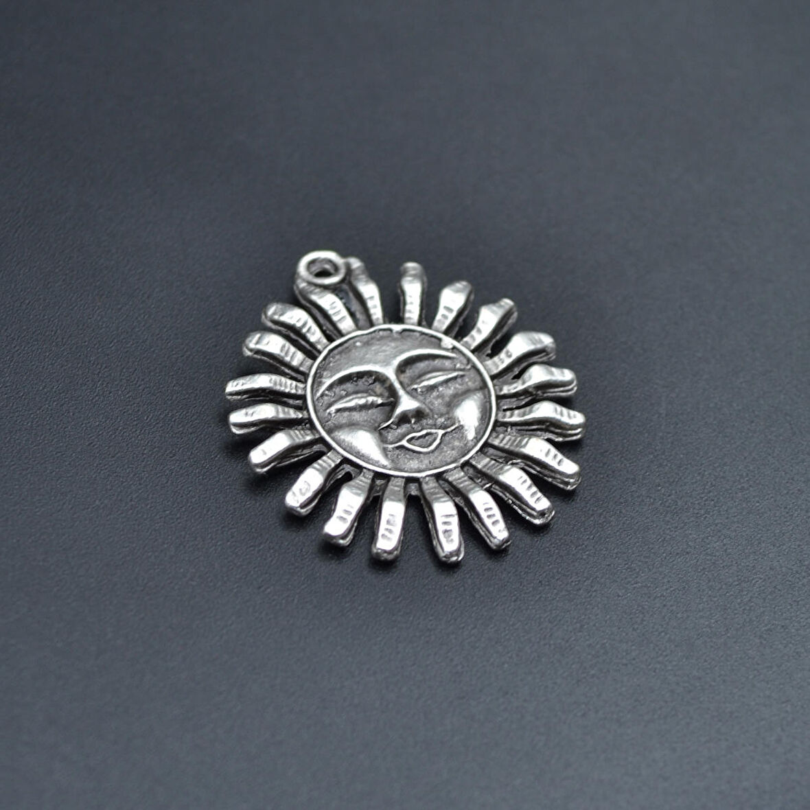 Gülen Surat Güneş Kolye Ucu - Antik Gümüş Kaplama - Kod:255