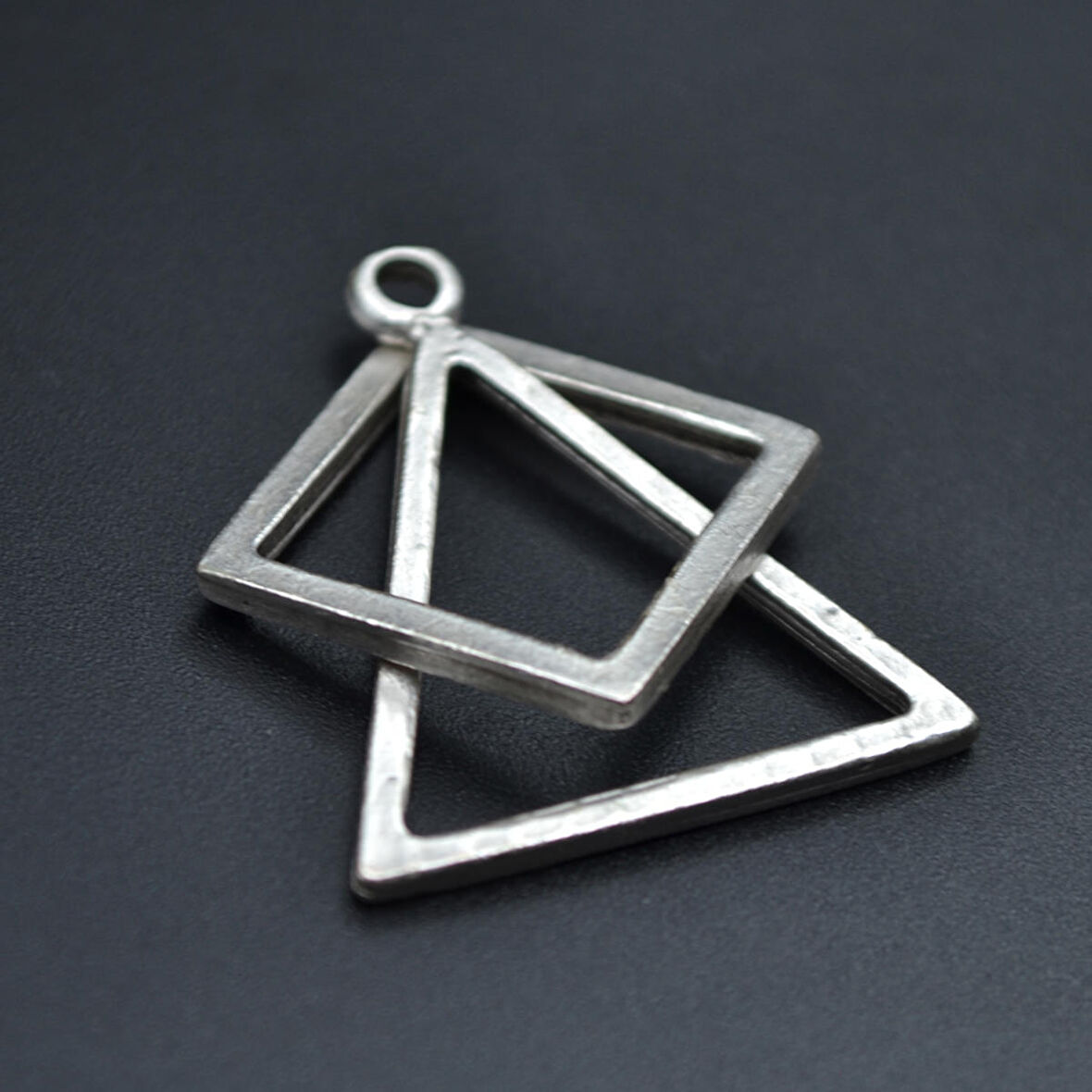 Üçgen Kare Geometrik Kolye Ucu - Antik Gümüş Kaplama - Kod:119