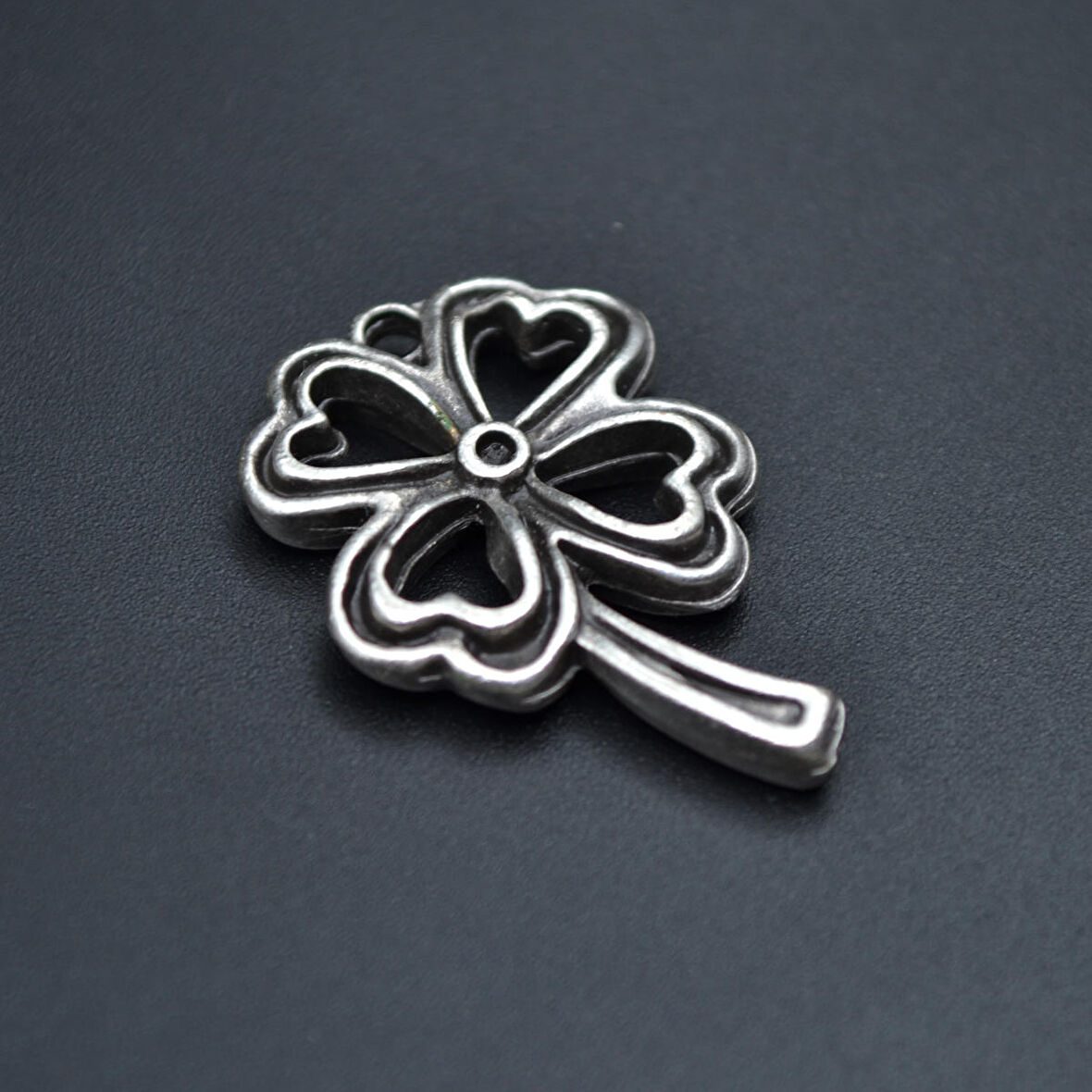 Dört Yapraklı Yonca Kolye Ucu - Antik Gümüş Kaplama - Kod:47