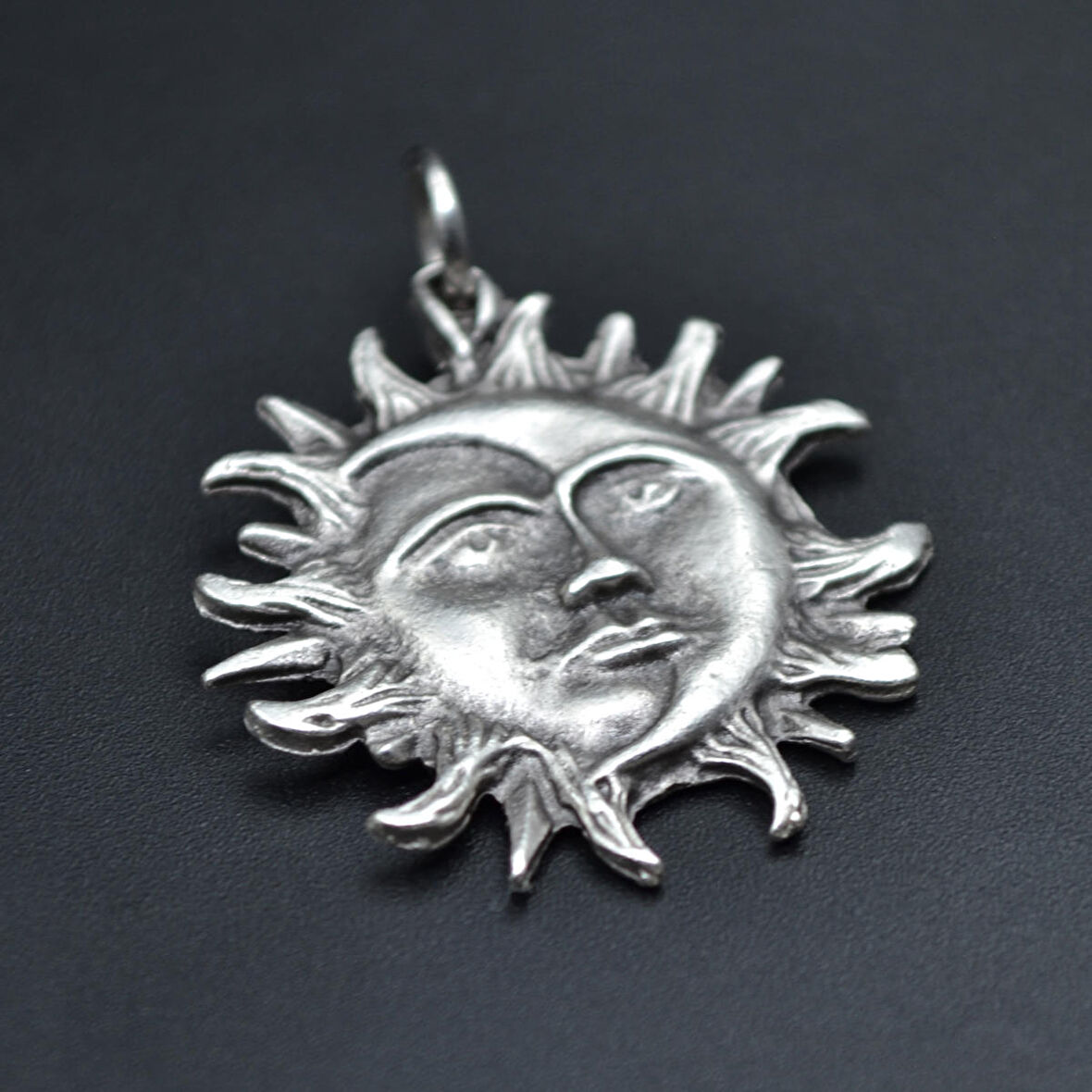 Güneş ev Ay Kolye Ucu - Antik Gümüş Kaplama - Kod:16