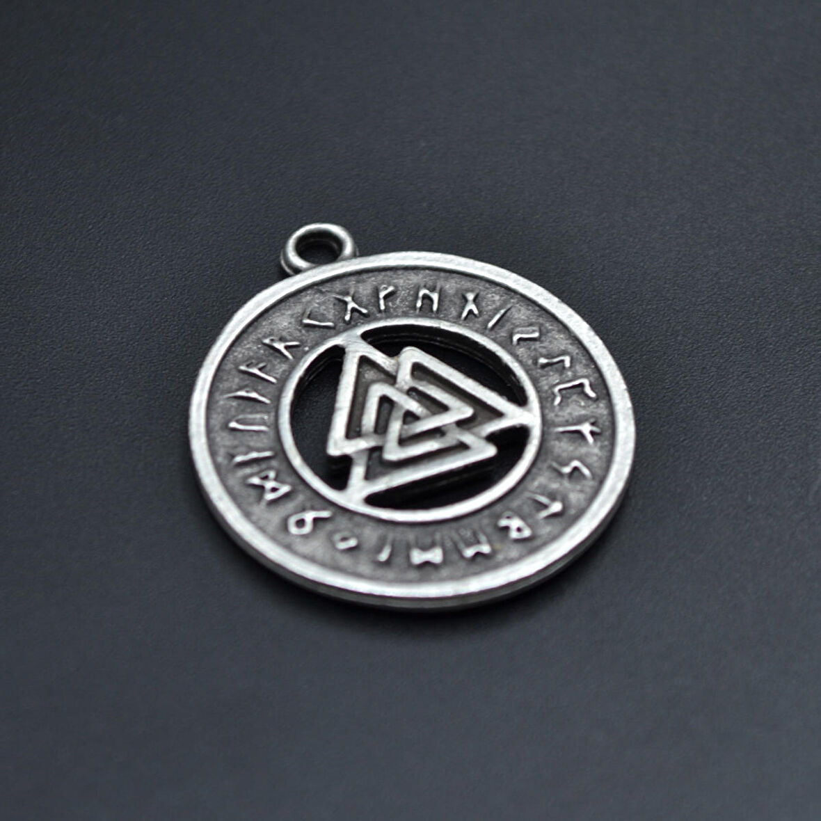 Viking Run Büyülü Sembol Kolye Ucu - Antik Gümüş Kaplama - Kod:24