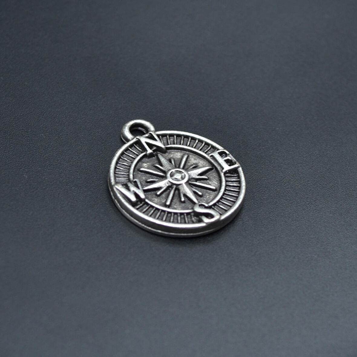 Minimal Pusula Kolye Ucu - Antik Gümüş Kaplama - Kod:120