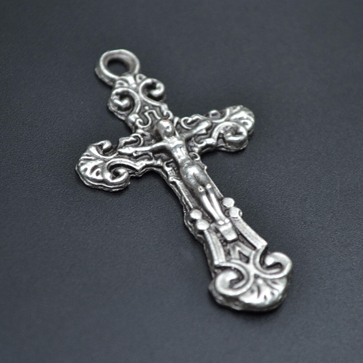 Hz. İsa Haç Kolye Ucu - Antik Gümüş Kaplama - Kod:173