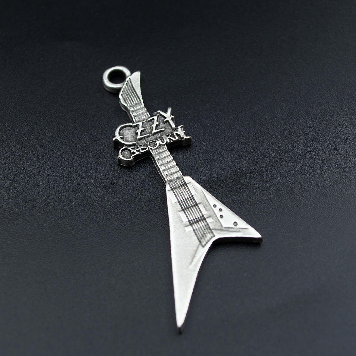 Ozzy Osbourne Elektro Gitar Kolye Ucu - Antik Gümüş Kaplama - Kod:306