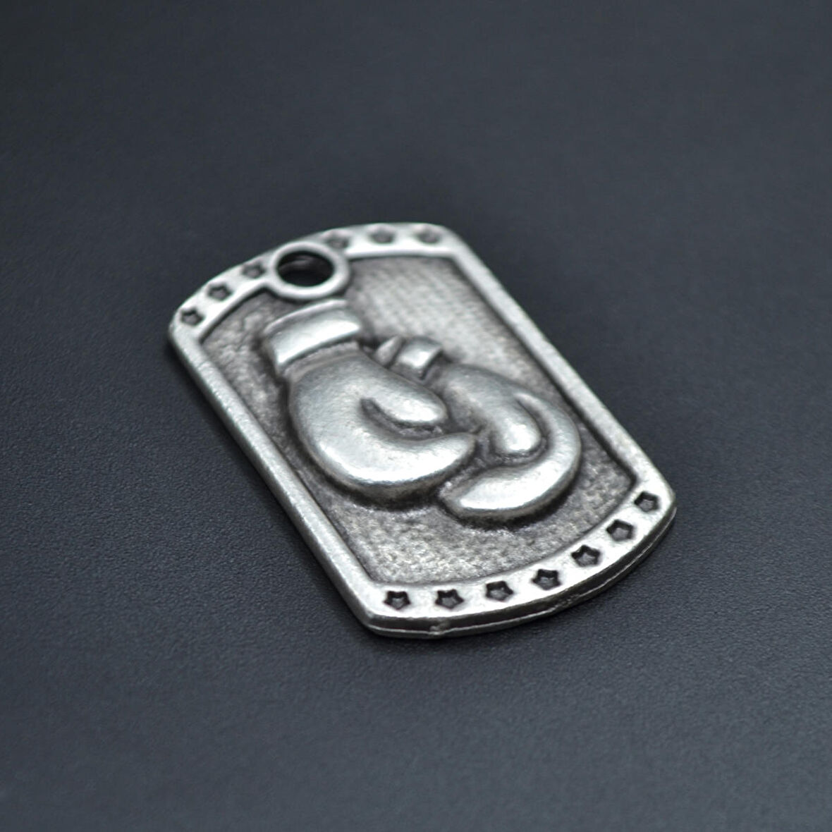 Boks Eldiveni Künye Kolye Ucu - Antik Gümüş Kaplama - Kod:137