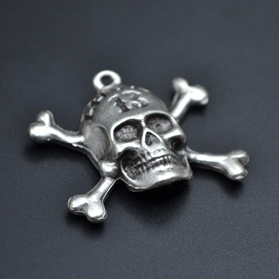 Lucky 13 Kuru Kafa Kolye Ucu - Antik Gümüş Kaplama - Kod:284