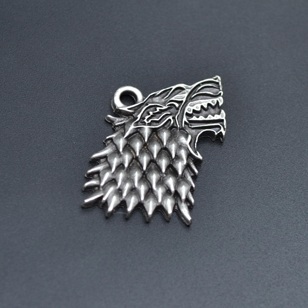 Game Of Thrones Kurt Kolye Ucu - Antik Gümüş Kaplama - Kod:107