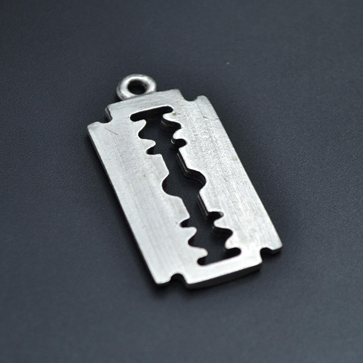 Jilet Kolye Ucu - Antik Gümüş Kaplama - Kod:43