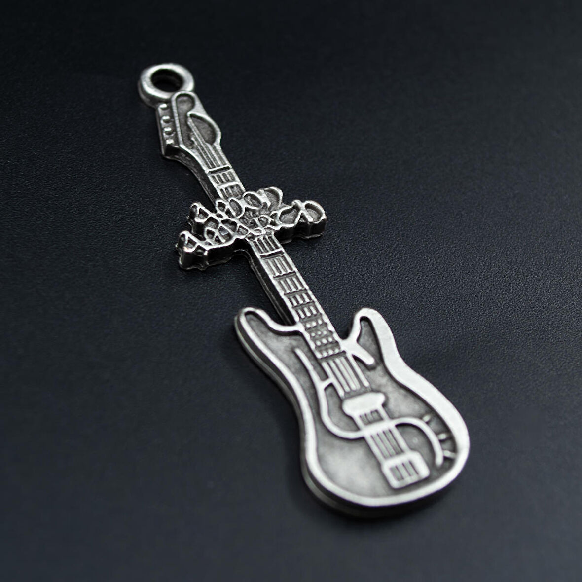 Amon Amarth Elektro Gitar Kolye Ucu - Antik Gümüş Kaplama - Kod:320