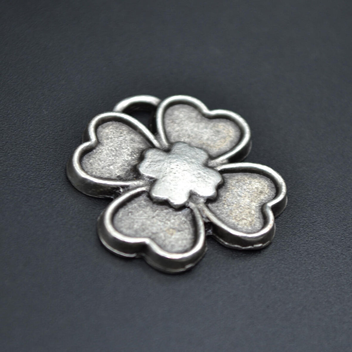 Dört Yapraklı Yonca Kolye Ucu - Antik Gümüş Kaplama - Kod:203