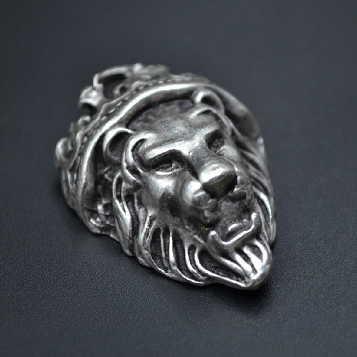 Aslan Kral Kolye Ucu - Antik Gümüş Kaplama - Kod:27