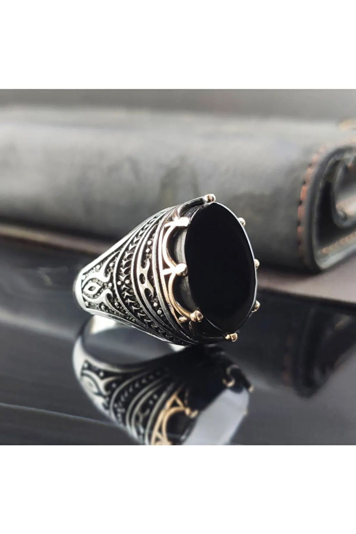 Kral Tacı Desenli Siyah Oniks Taşlı Gümüş Erkek Yüzük Gyzgmsugumu
