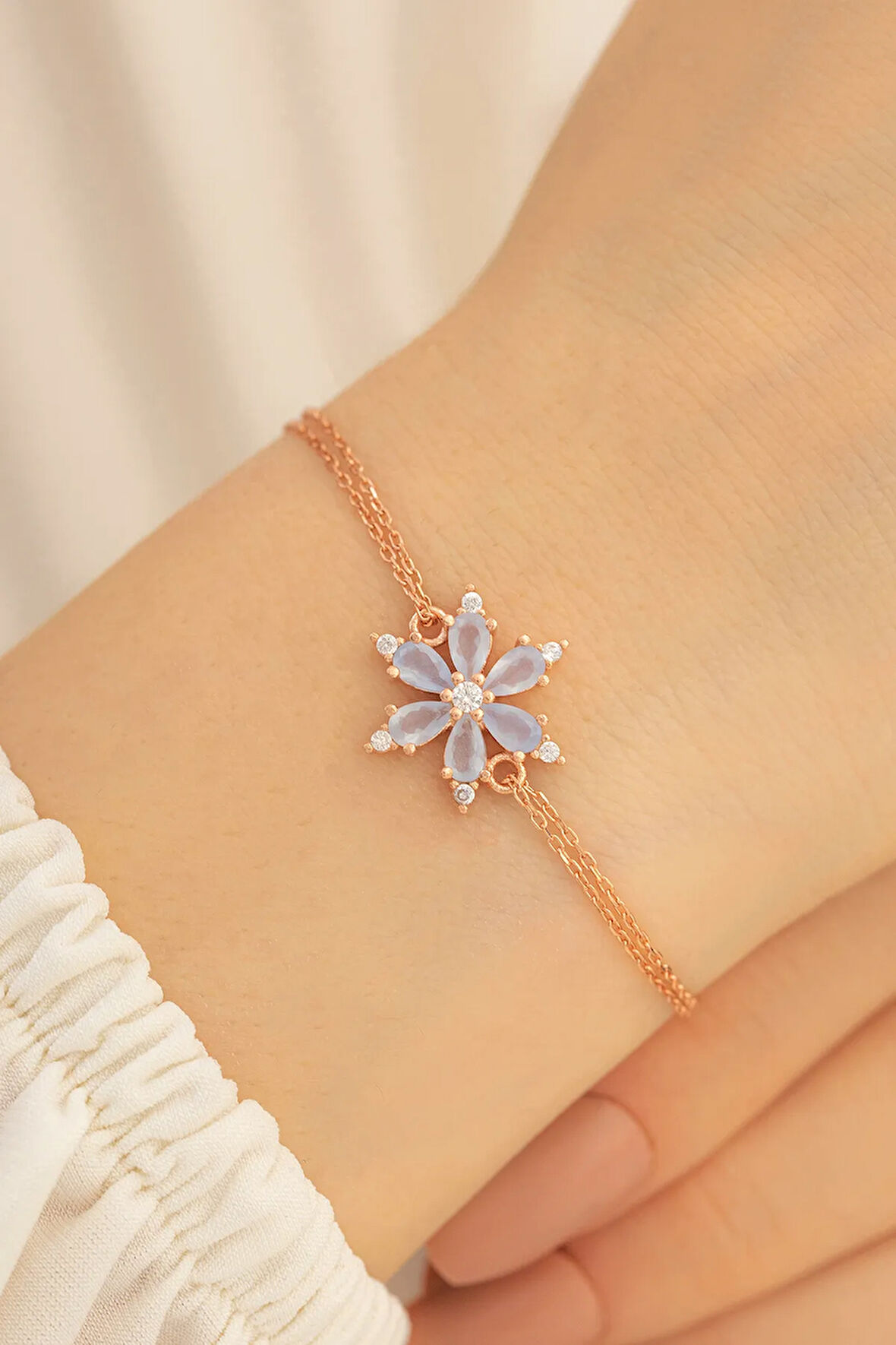 Kadın Gümüş Bileklik - Beyaz Taşlı Çiçek Model Rose Kadın Gümüş Bileklik
