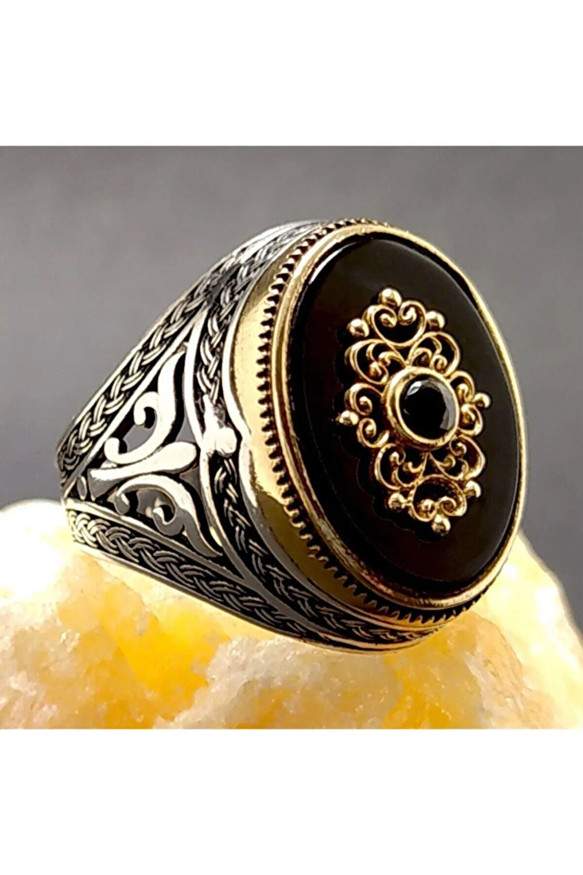 Otantik Motifli Siyah Taşlı Erkek Gümüş Yüzük