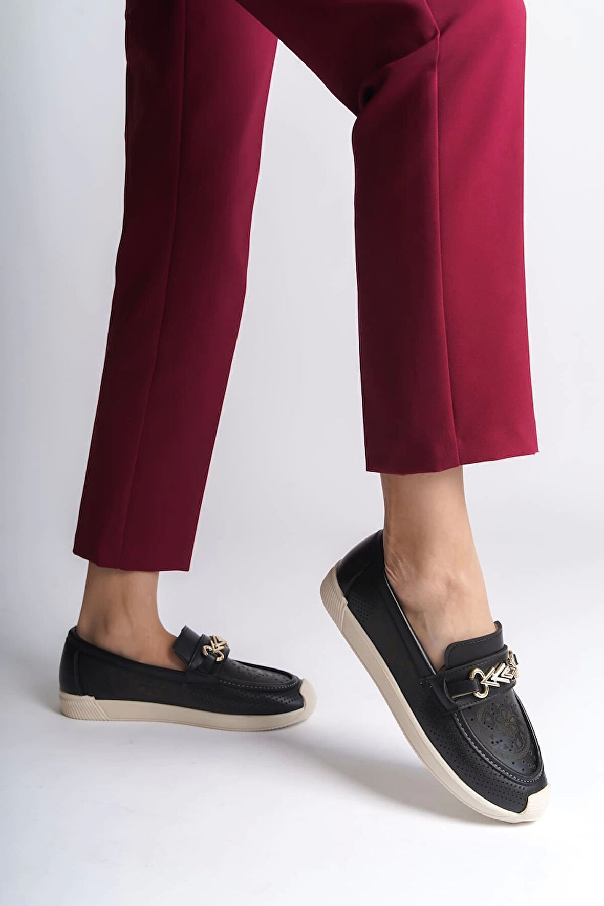 Lıly Bağcıksız Ortopedik Rahat Taban Çiçek Desenli Kadın Babet Ayakkabı  Kt - Siyah