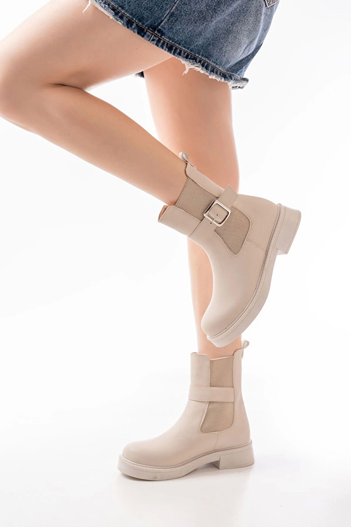 Bej Toka Aksesuarlı Lastikli Günlük Kadın Bot