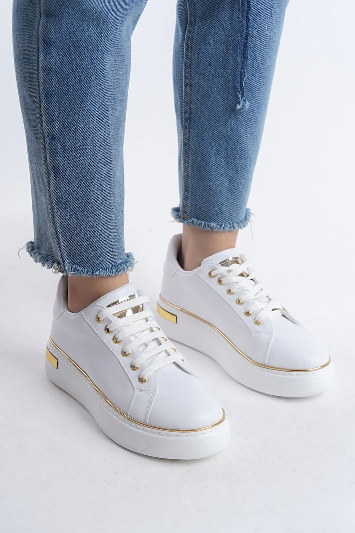 Mına Bağcıklı Ortopedik Taban Kadın Sneaker Spor Ayakkabı  Bt - Beyaz/altın