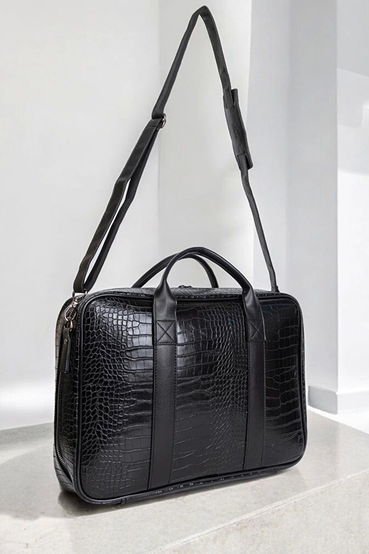 Unisex Lüx Macbook Organizer 15.6-16" İnç Kroko Siyah Laptop Evrak Çantası