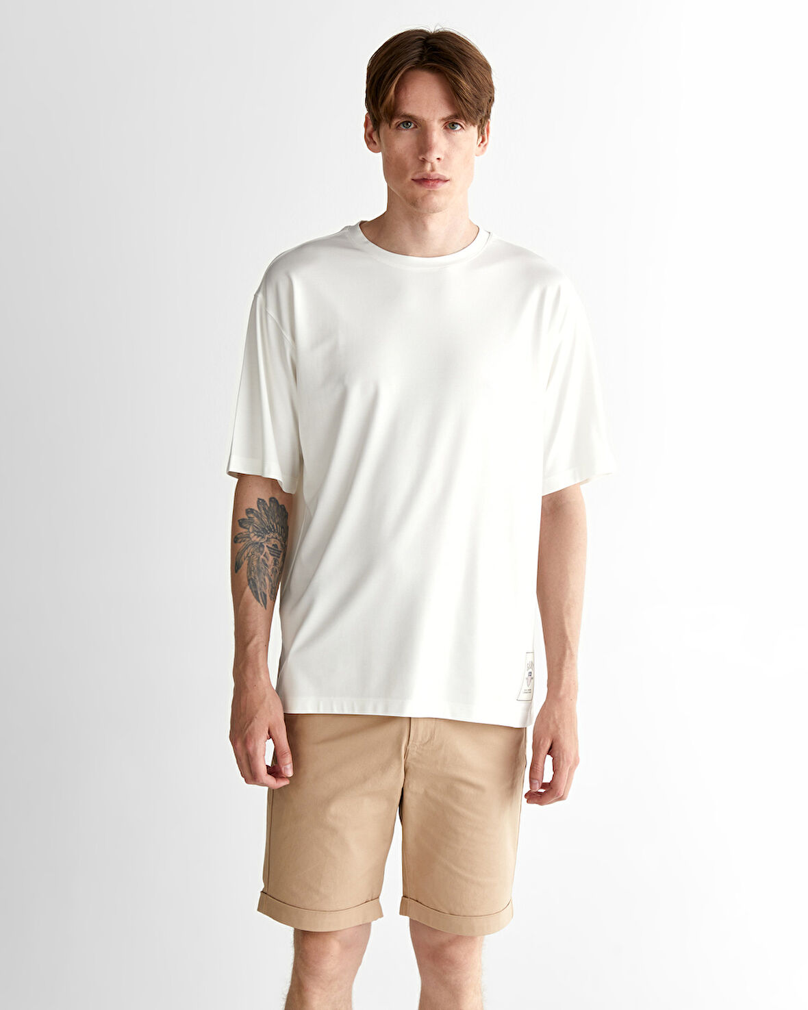 GANT Erkek Krem Relaxed Fit Bisiklet Yaka Logolu T-Shirt