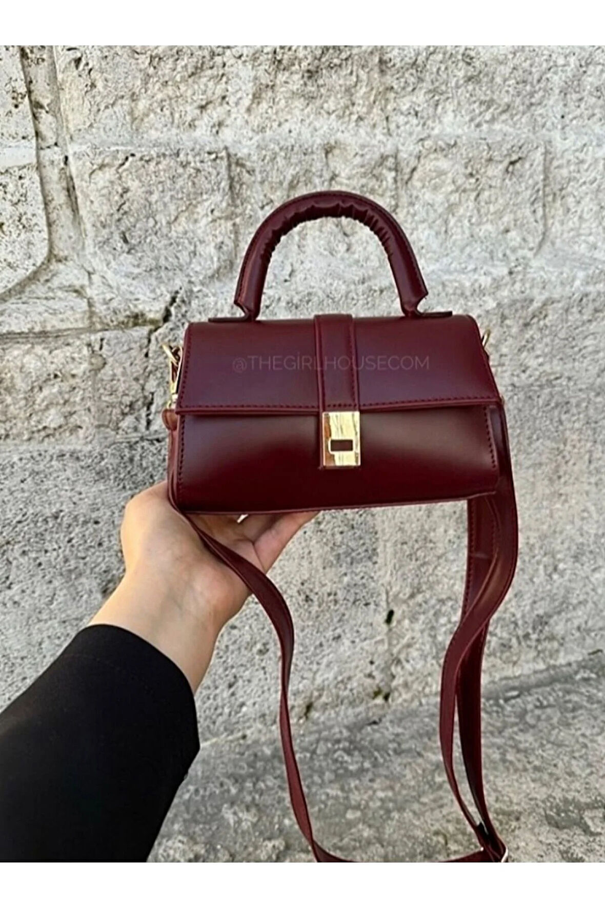 Kapaklı Çapraz Uzun Omuz Askılı Kadın El ve Kol Çantası