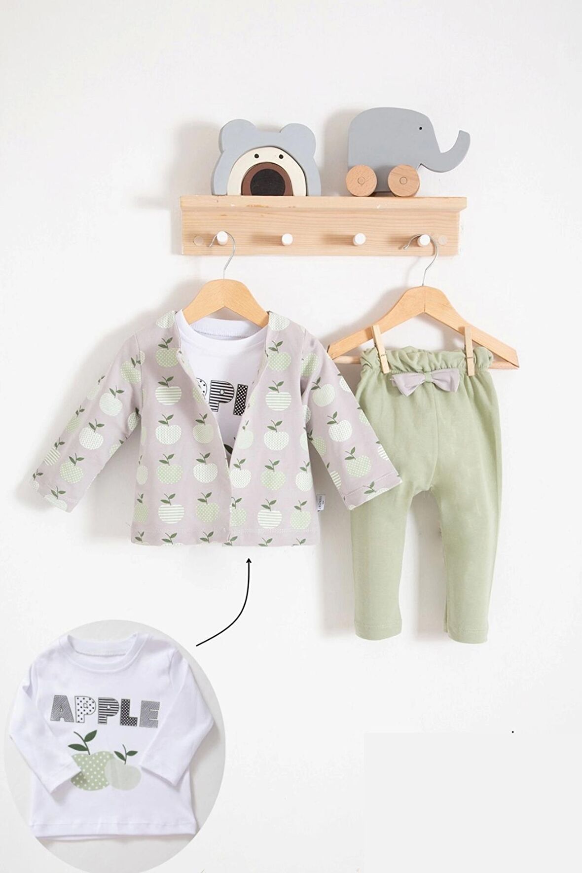 Elma Desenli Ceketli 3'lü Kız Bebek Takımı