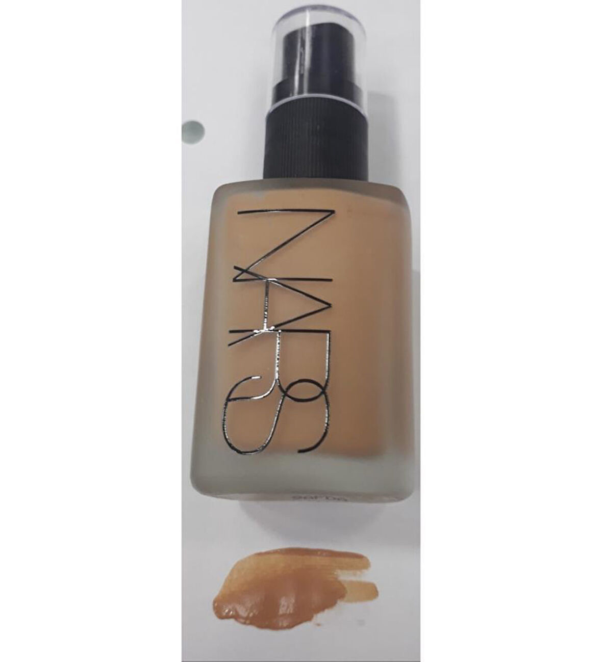 Nars Sheer Matte Fondöten Refill Syracuse Med/Dark1