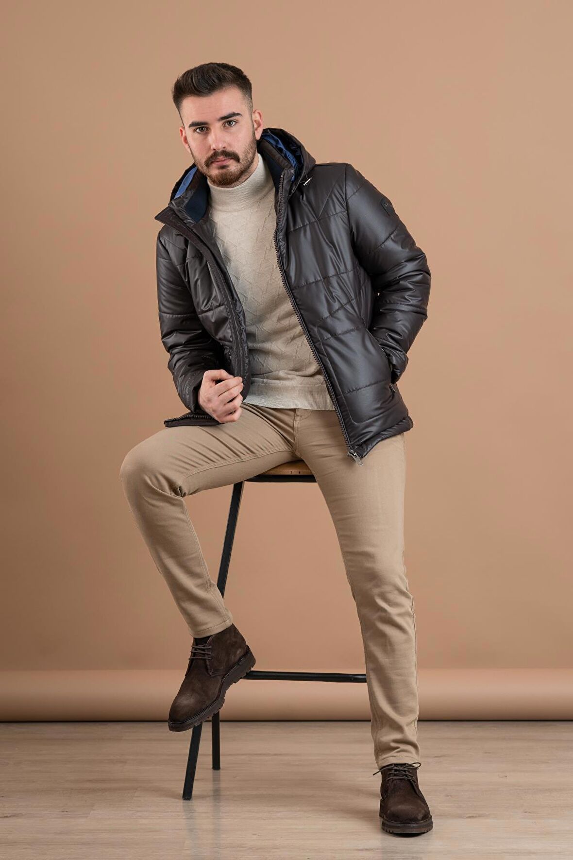 KAPŞONLU REGULAR FİT ERKEK ŞİŞME MONT