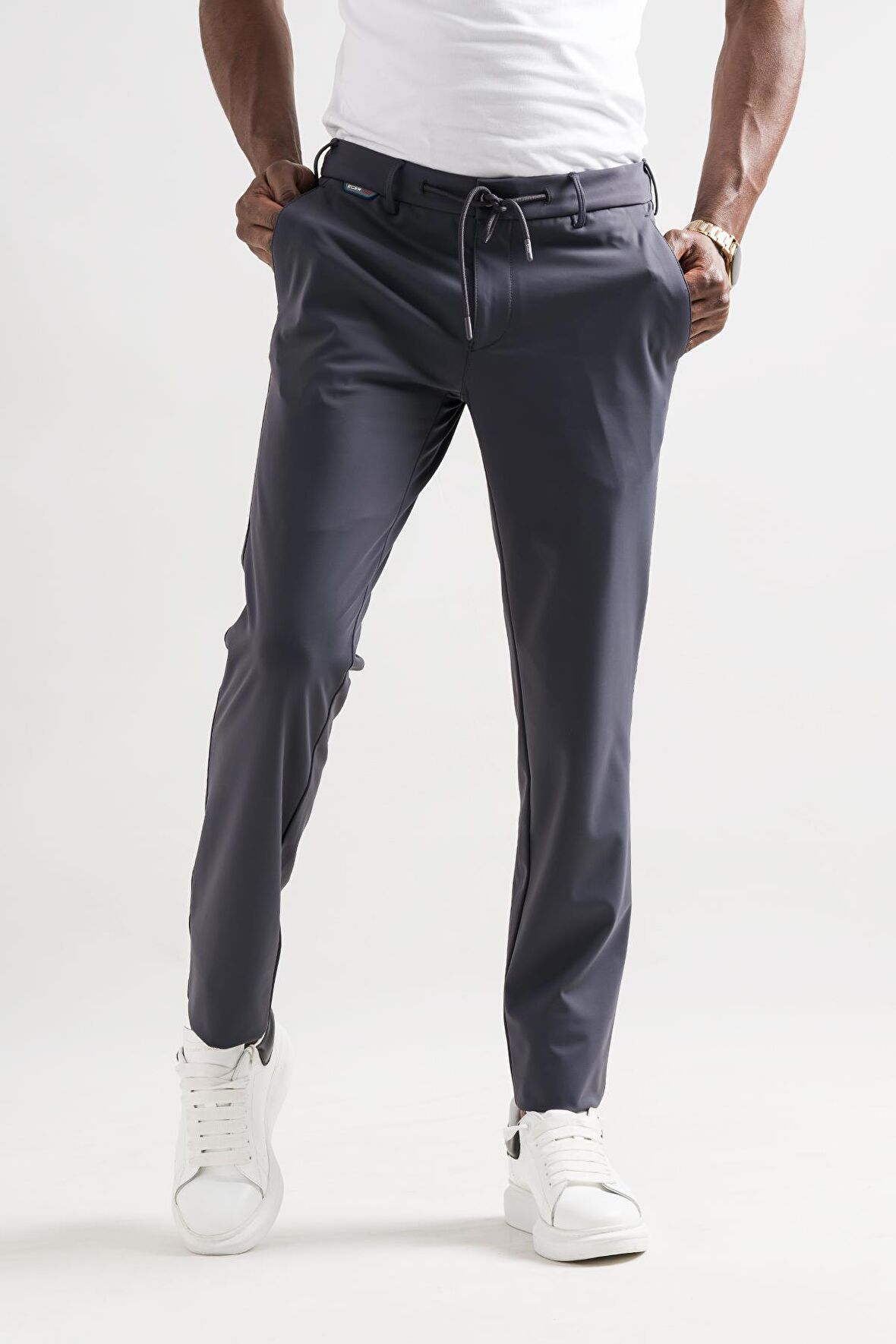 Slimfit Beli Lastikli Ve İplikli Polyamid Hafif Parlak Kışlık Kumaş Erkek Jogger Pantolon