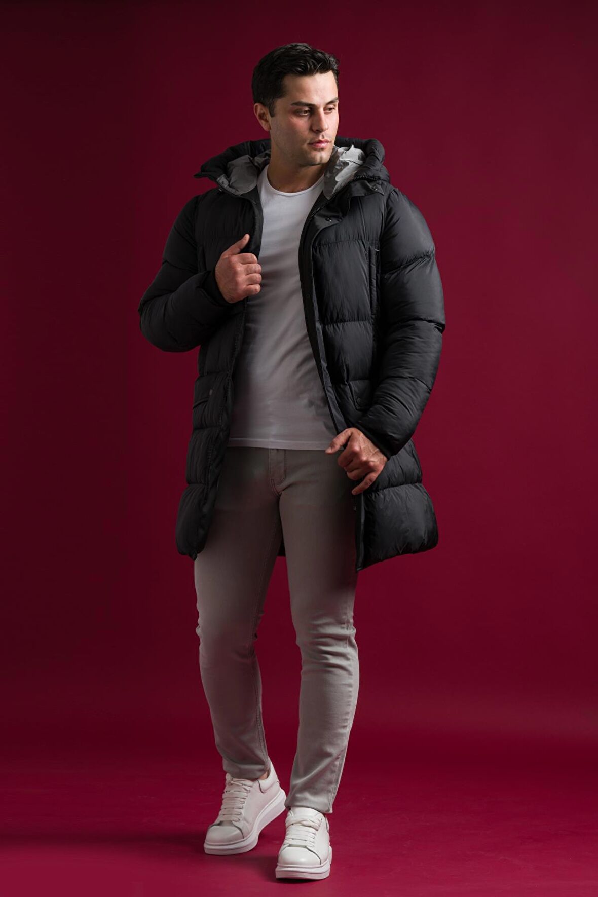 Slimfit Kapşonlu Çıtçıt Ve Fermuar Kapamalı Yan Ve Gögüs Fermuar Cepli Yoğun Elyaf Dolgulu Uzun Mont