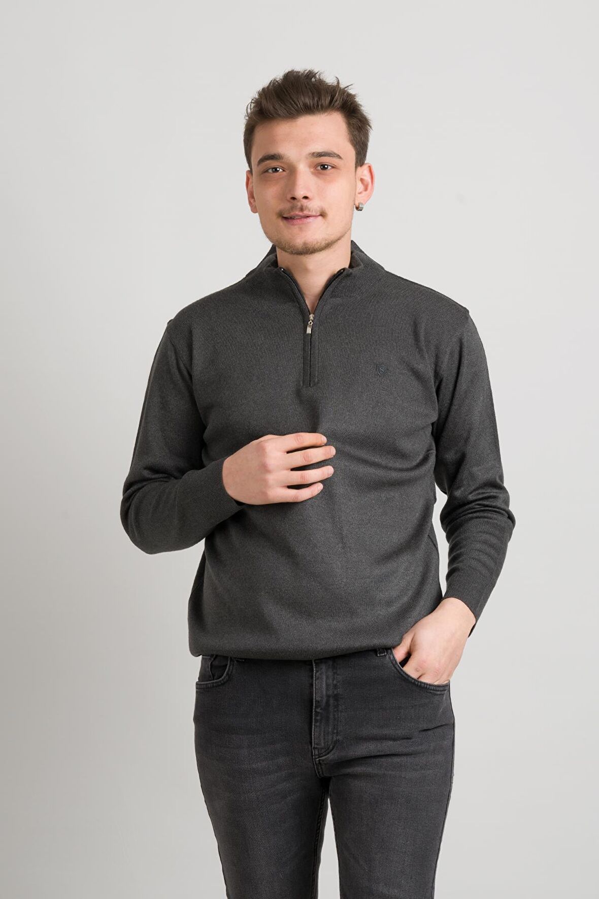 Regular Fit Yarım Balıkçı Fermuarlı Akrilik Viskon Karışımlı Erkek Triko Kazak 