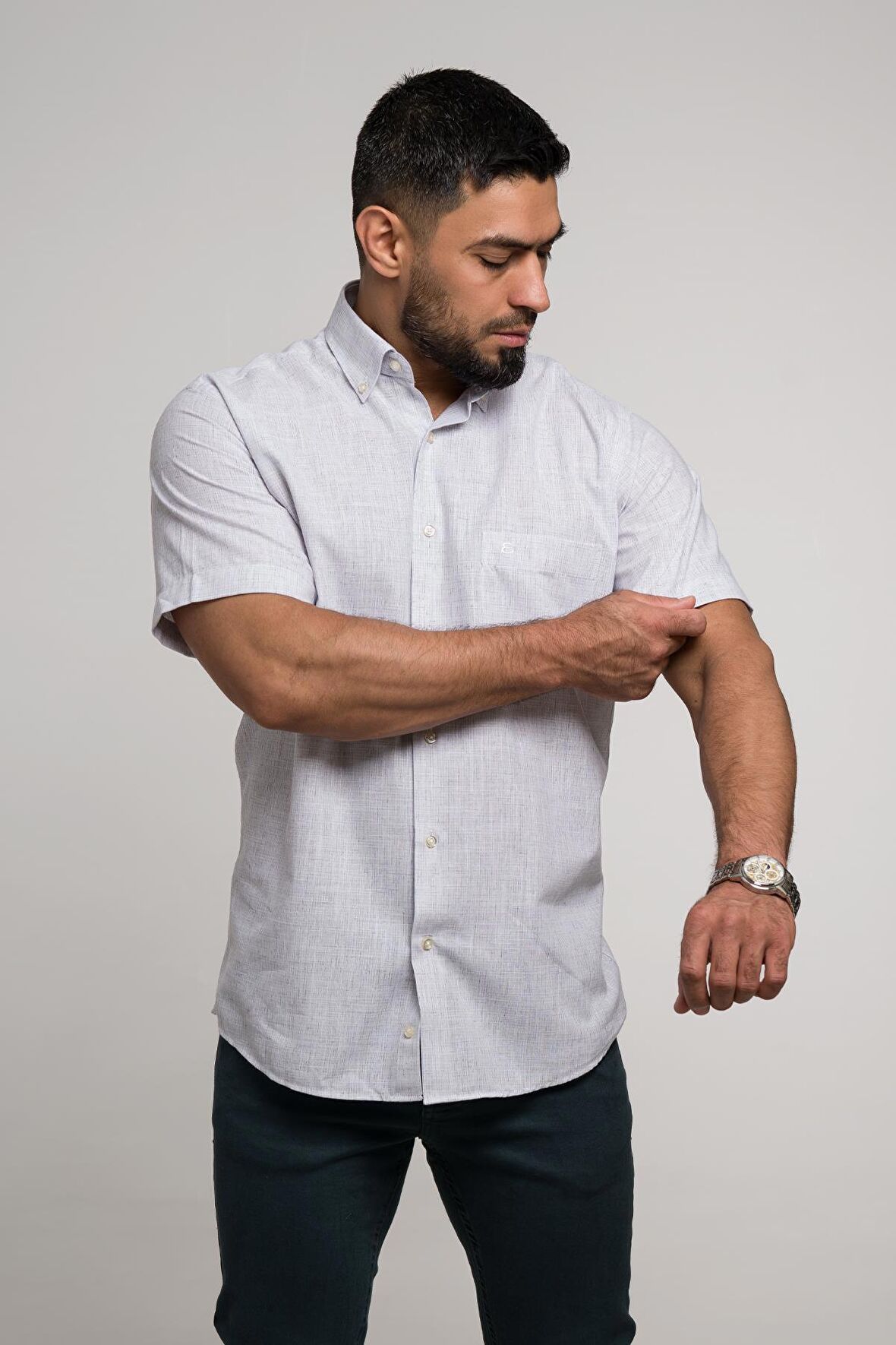 Geniş Ve Rahat (Bol) Kesim Cepli Bitik Kareli Klasik Kısa Kol Erkek Gömlek