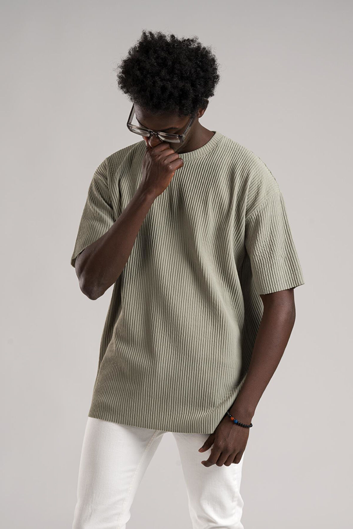 Oversize (Bol Kesim) Kalın Fitilli Bisiklet Yaka Kısa Kol T-shirt