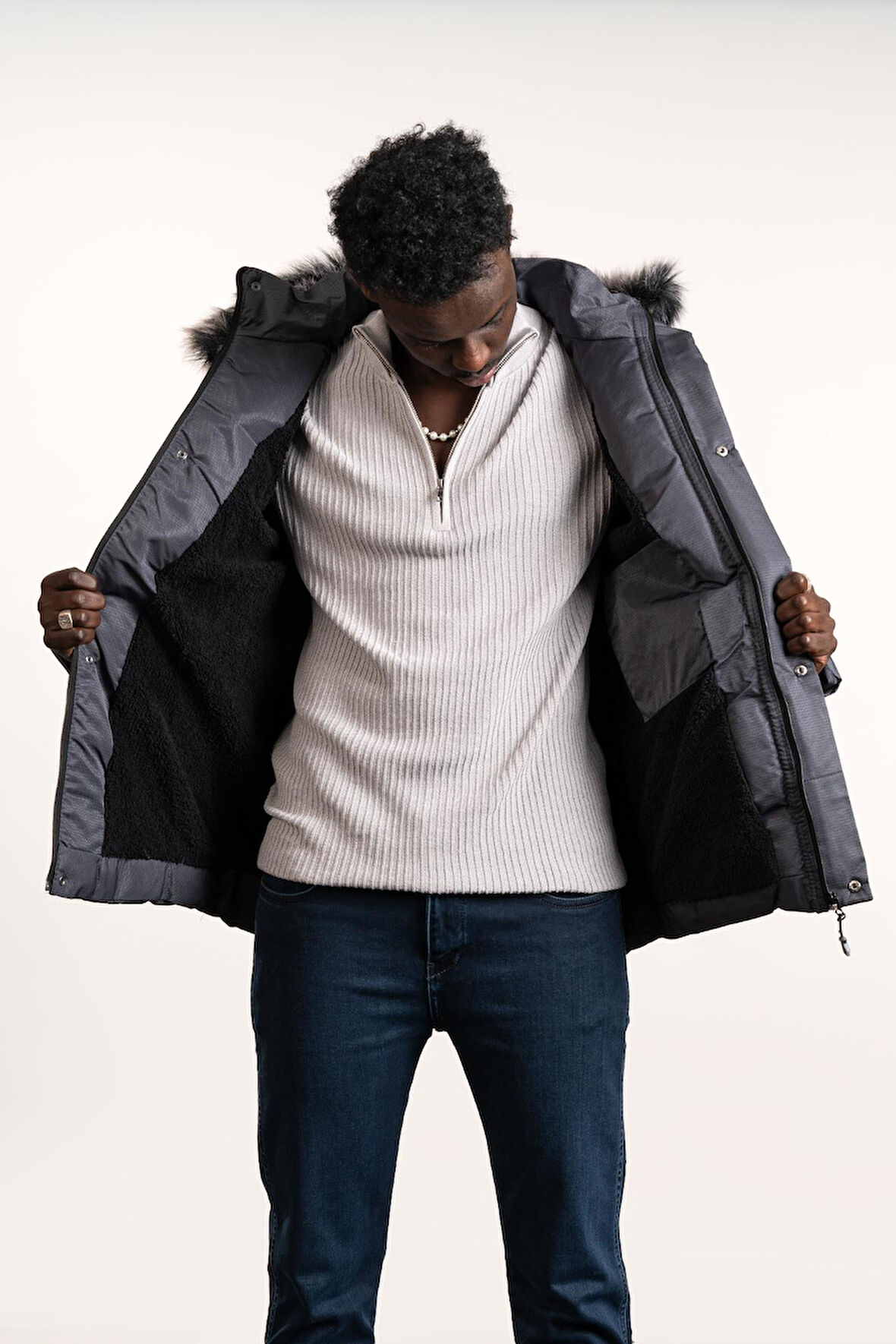 Kürklü Kapşonlu (Kürk ve Kapşon Çıkartılabilir) İçi Polarlı Slimfit Kısa Mont