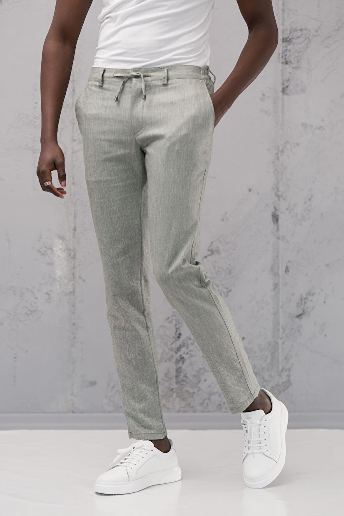 Beli Lastikli ve İplikli Slimfit Pamuklu Jogger Pantolon