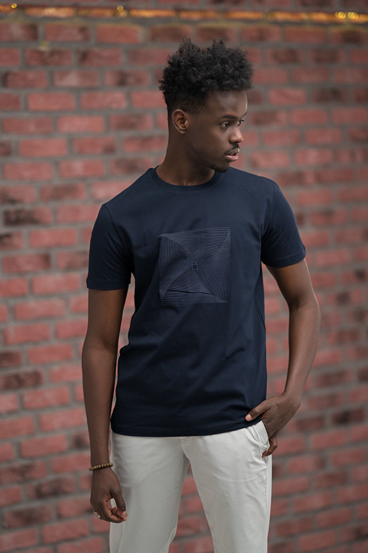 Slim Fit Pamuklu Önü Baskılı Sıfır Yaka T-Shirt