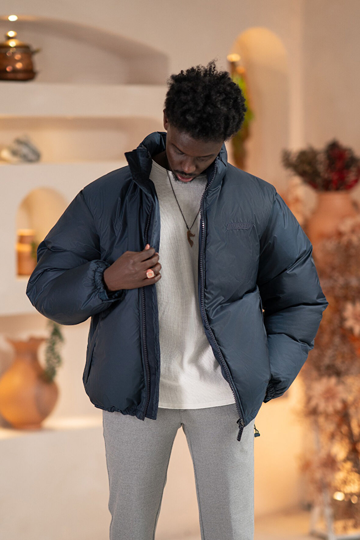 Oversize (Bol Kesim) Dik Yaka Fermuar Kapamalı Şişme Mont