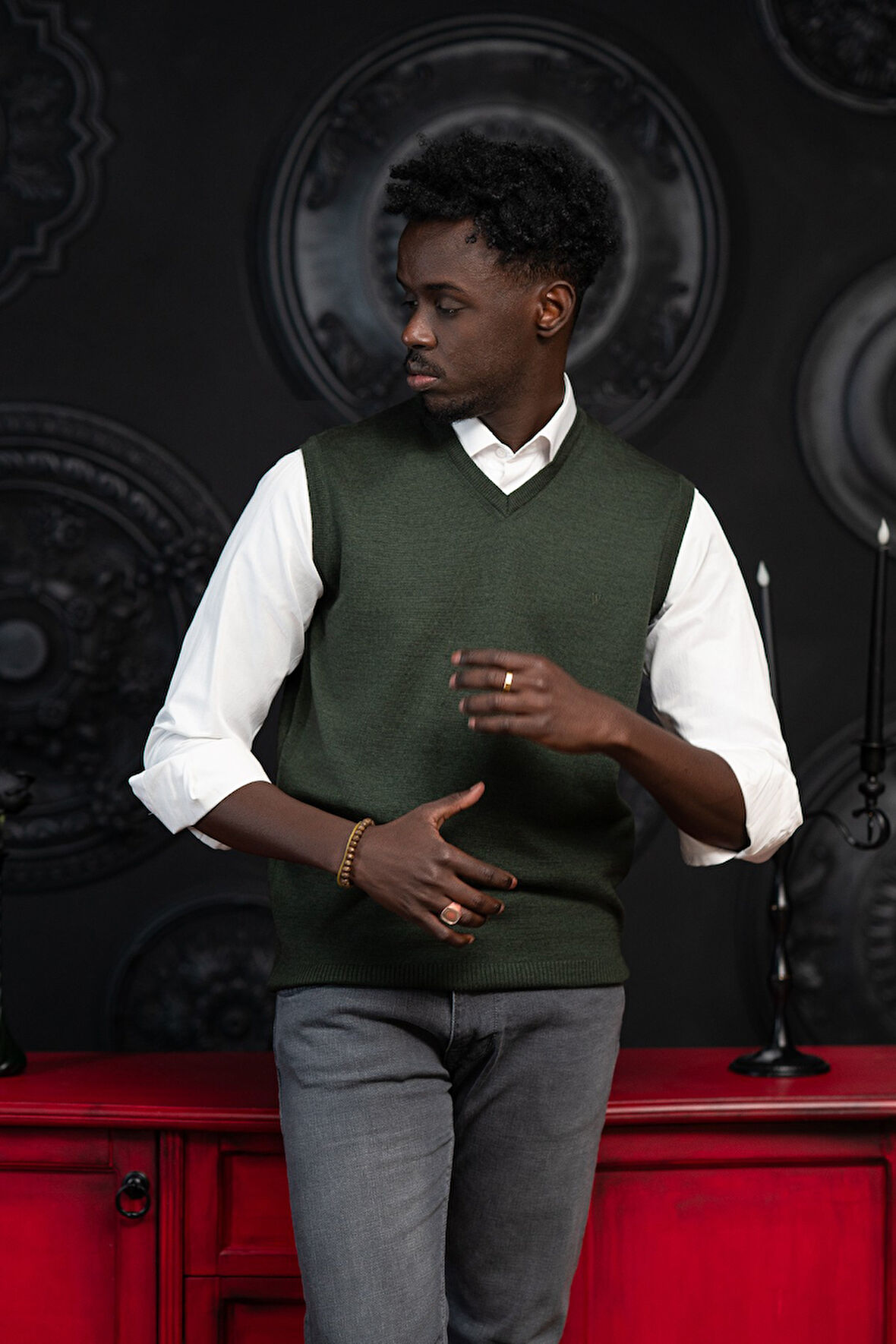 V Yaka Regular Fit Yünlü Kolsuz Triko Süveter