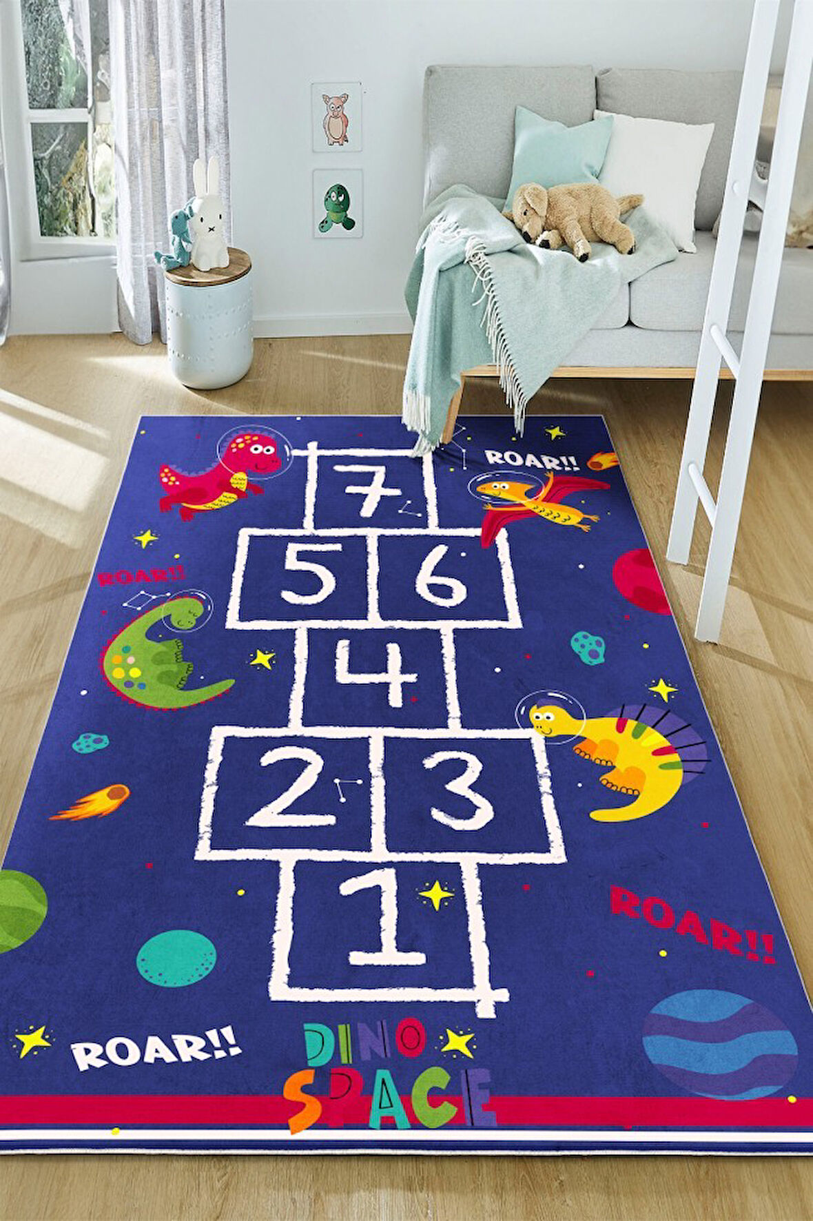 Minik Adımlarla Galaksiye: Eğlenceli ve Öğretici Kaymaz Taban Halı