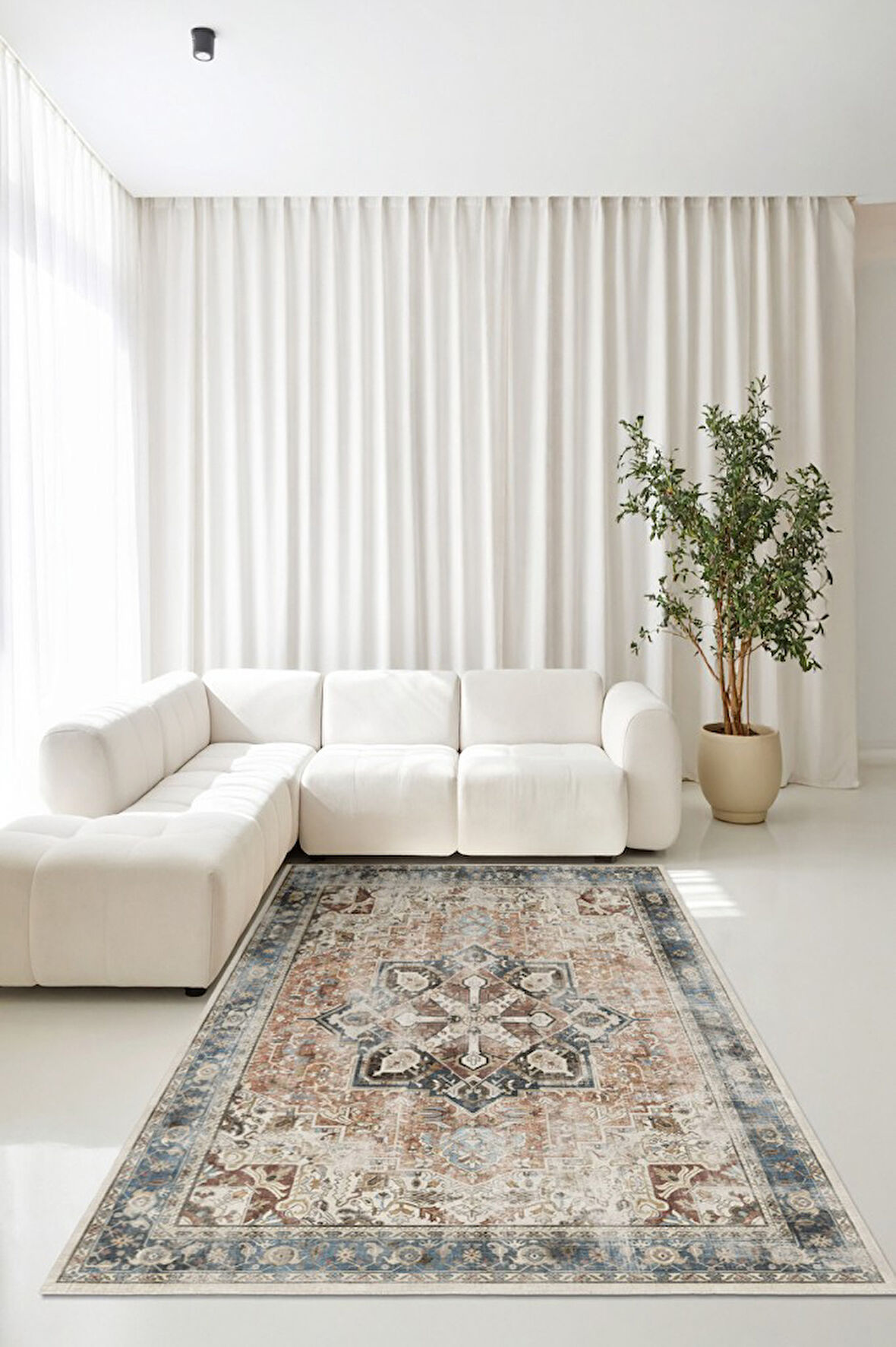 Doğal Işıkla Parlayan Desenler Klasik Dokunuşlu Modern Kaymaz Taban Halı