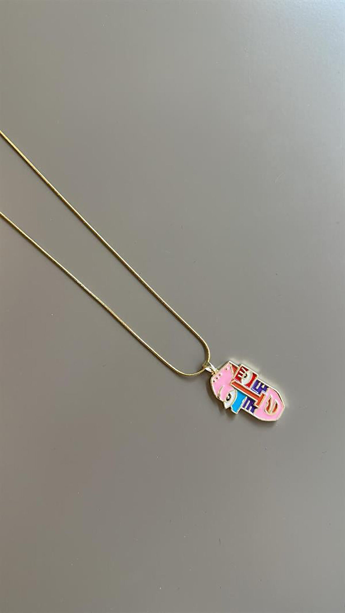 Mineli Yüz Desenli Kolye - ÇOK RENKLİ