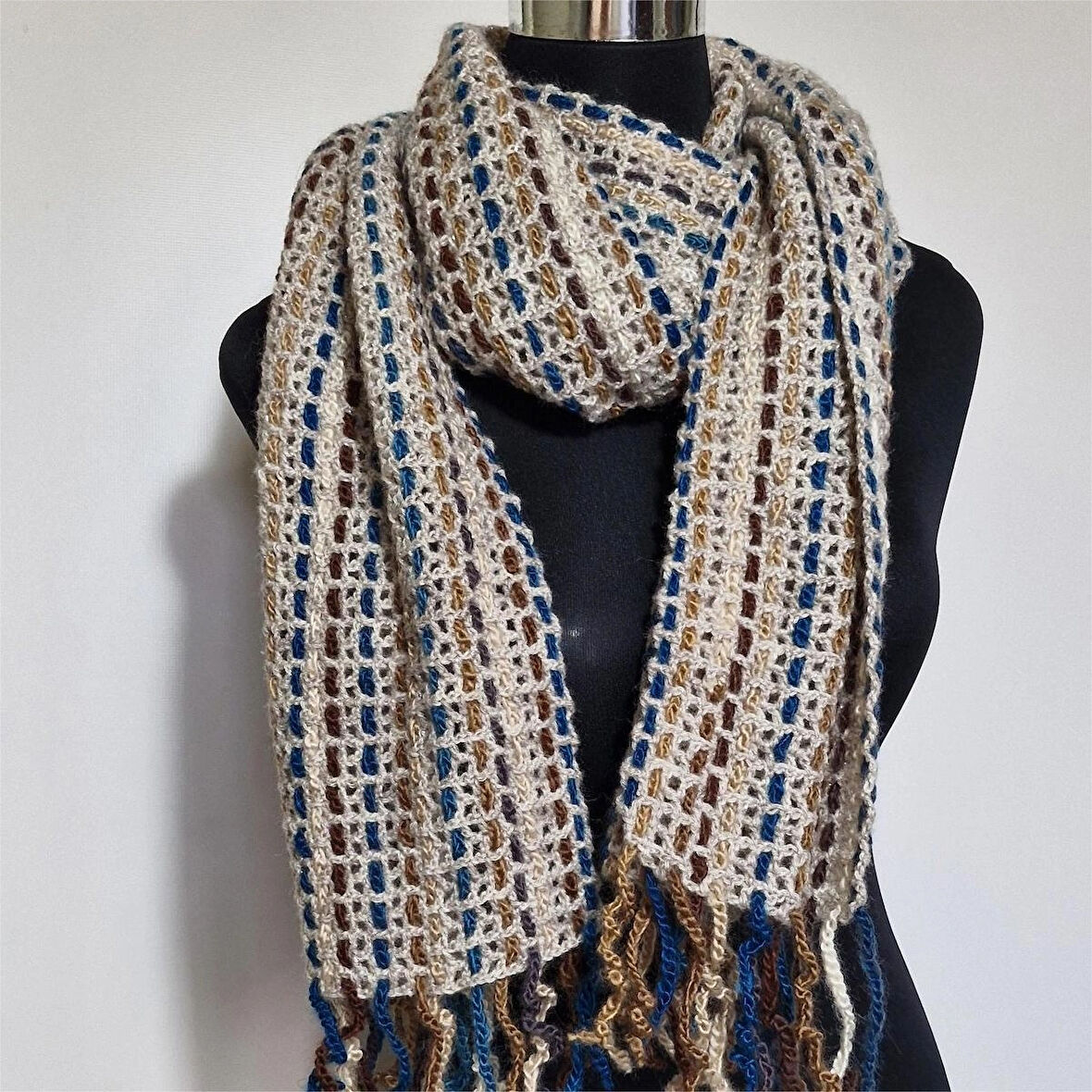 El Yapımı Geniş Atkı , El Örgüsü Tasarım , Hediyelik Atkı, Şık , Simli Bej , Moli Tasarım