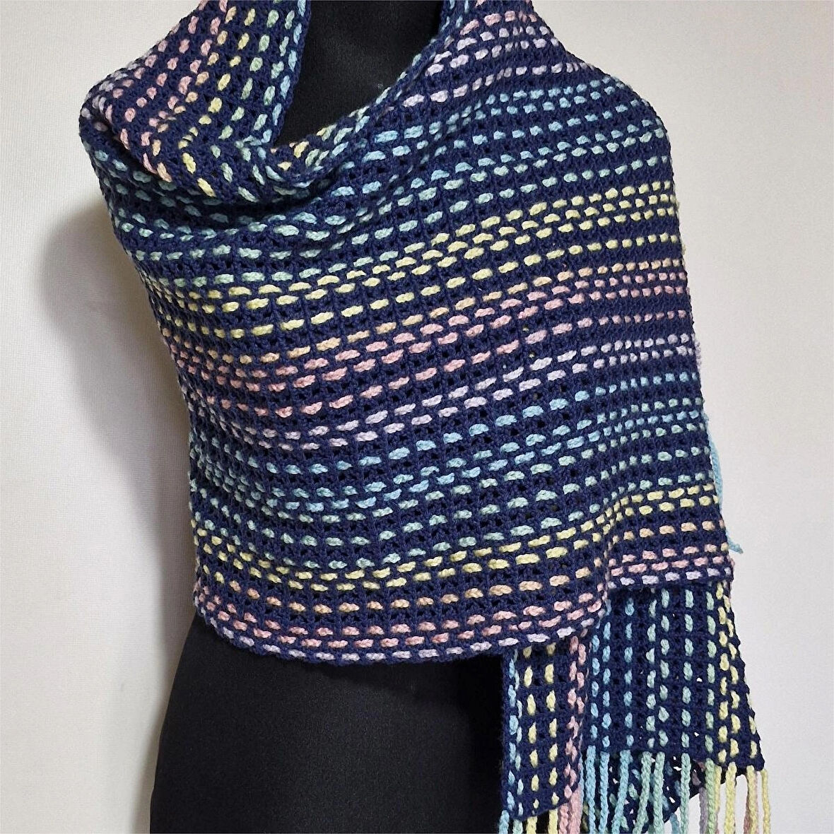 El Yapımı geniş Şal , El Örgüsü tasarım , Hediyelik Şal, Şık Şal, Çok Renkli , Moli Tasarım