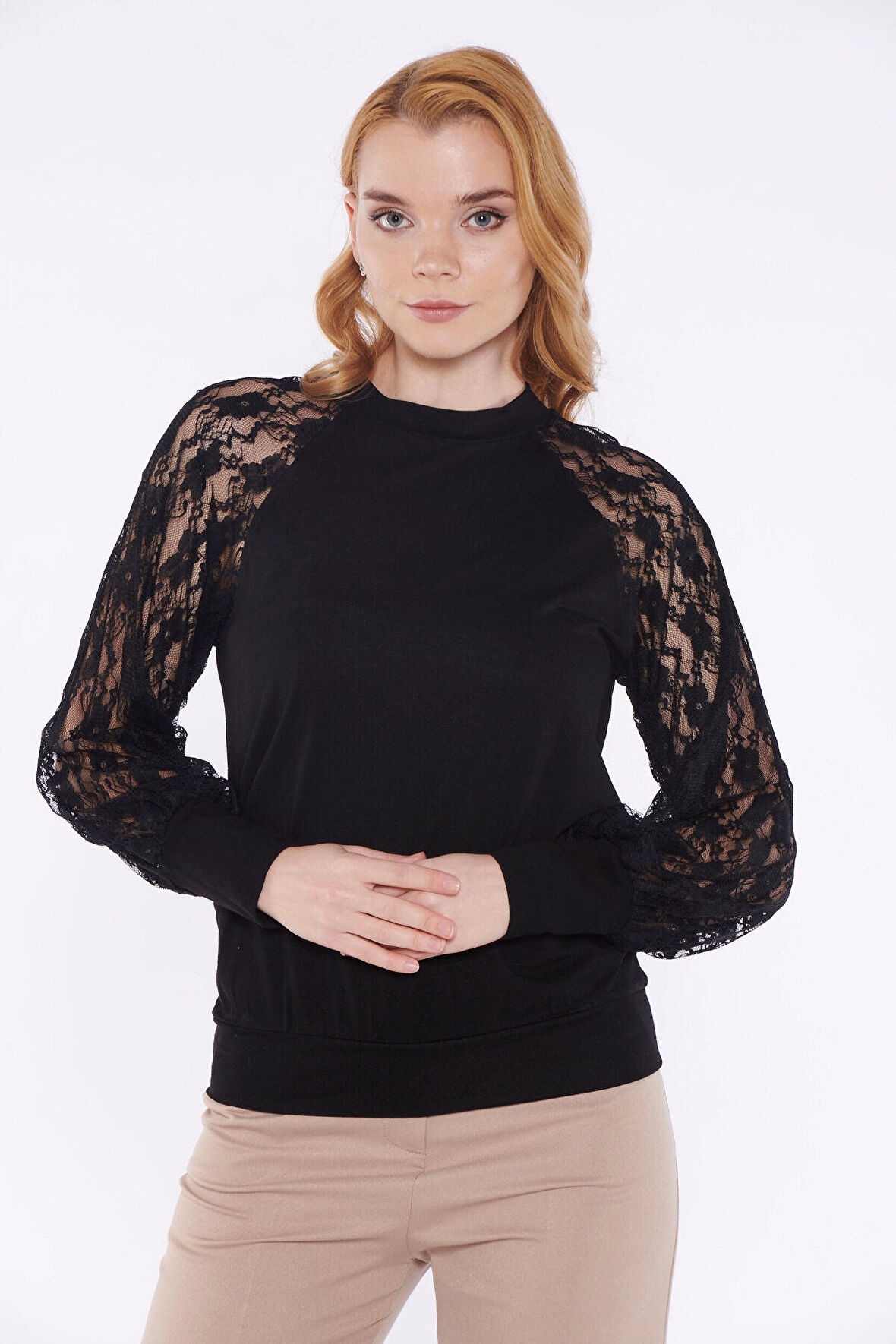Kadın Siyah Kolu Dantel Detaylı Bluz | 40
