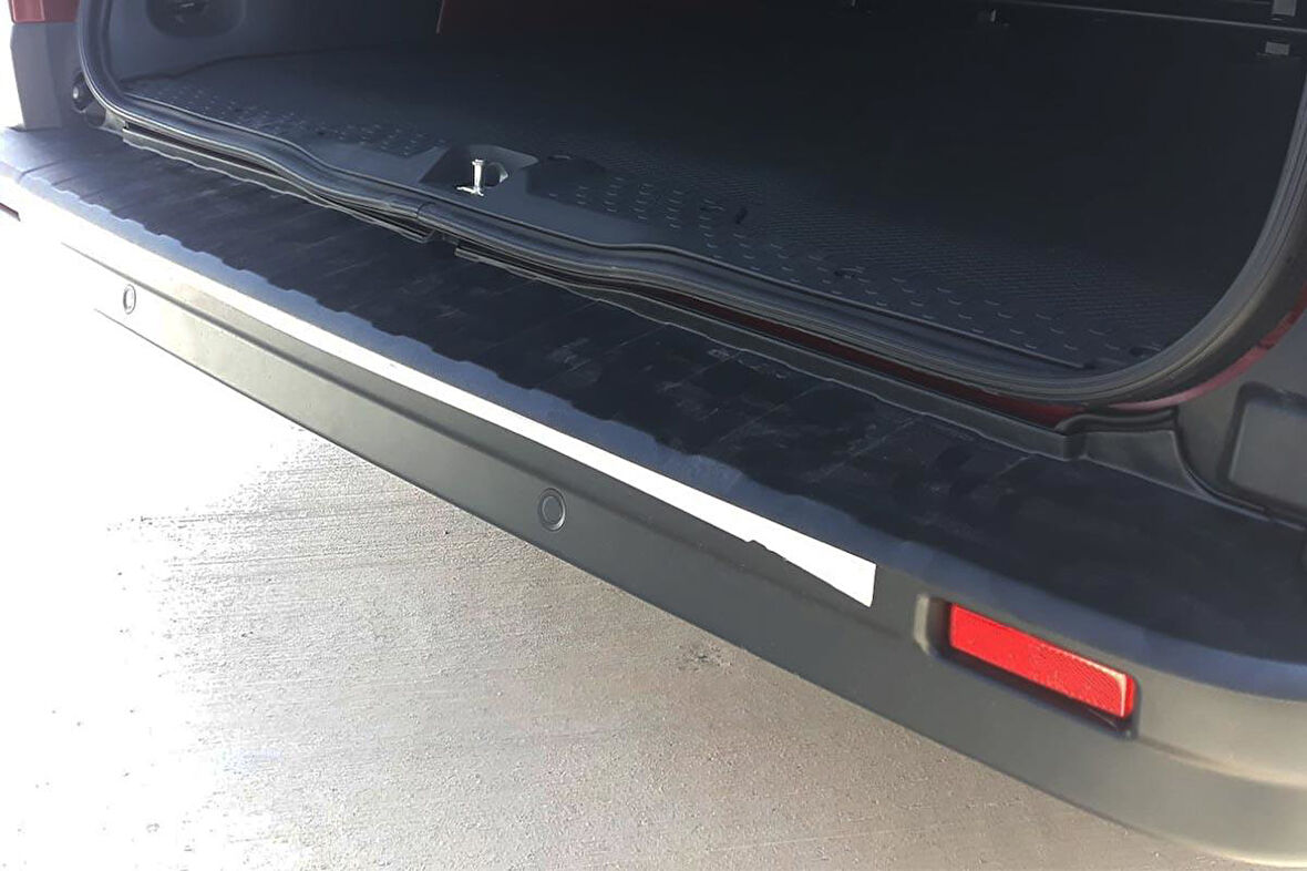 Renault Trafic 3 Arka Tampon Eşiği Plastik 2014 ve Sonrası