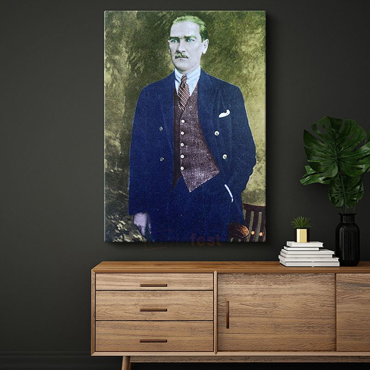 Yeşil Fonlu Atatürk - Lacivert Ceket Portresi Kanvas Tablo