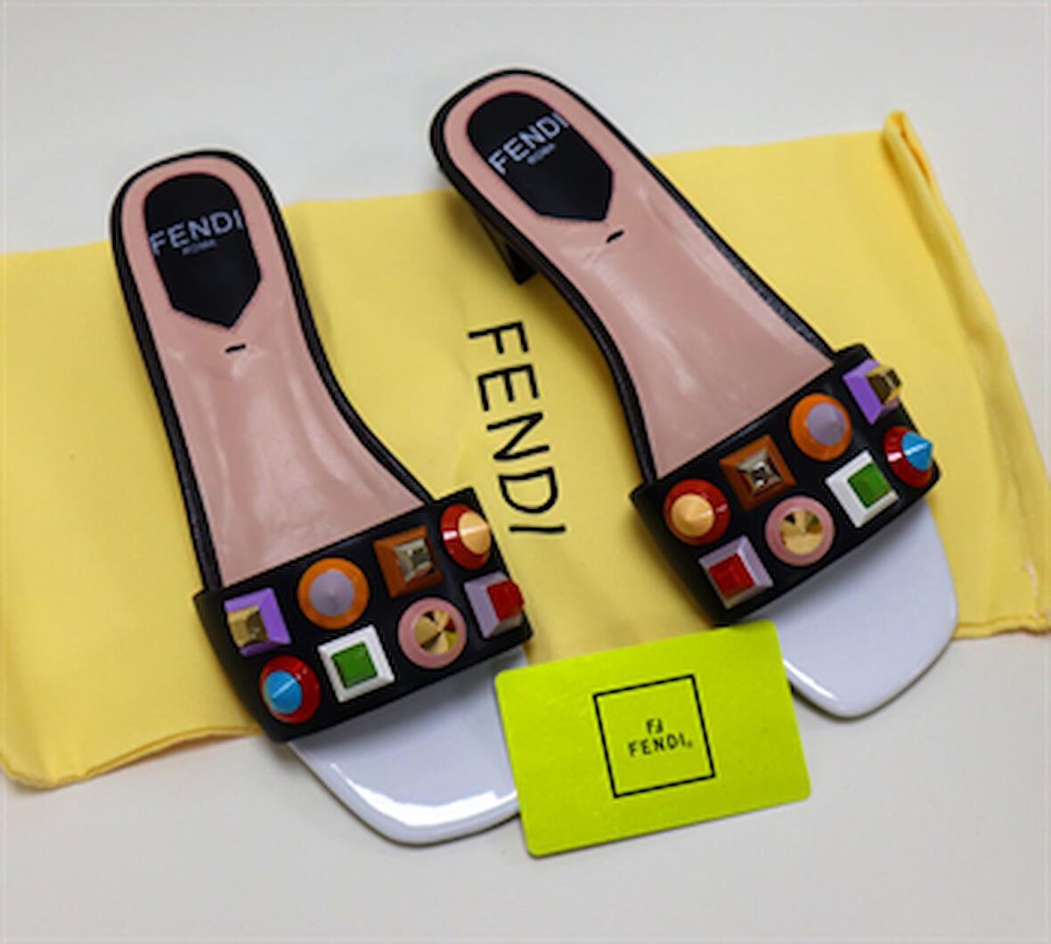 Fendi Taş Detaylı Kadın Terlik 8R6507-93