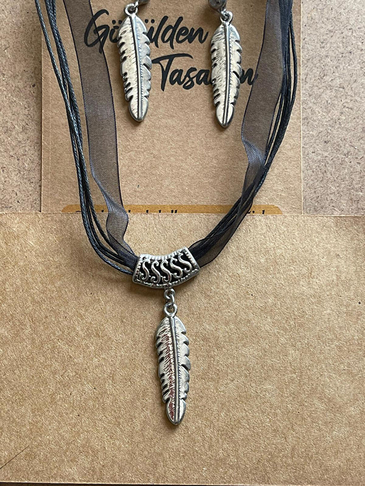 ÖZEL TASARIM TÜL ÜZERİ EL YAPIMI YAPRAK KOLYE KÜPE SET